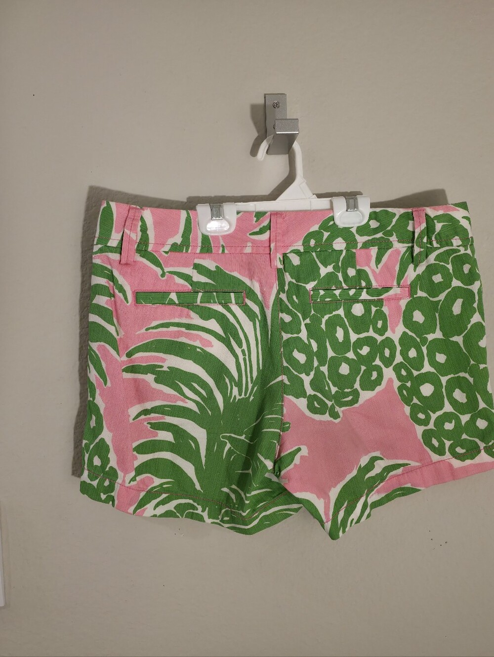 Lilly Pulitzer Callahan Shorts | Size 6 | Pink & Green Tropical Print | EUC - Picture 3 of 8